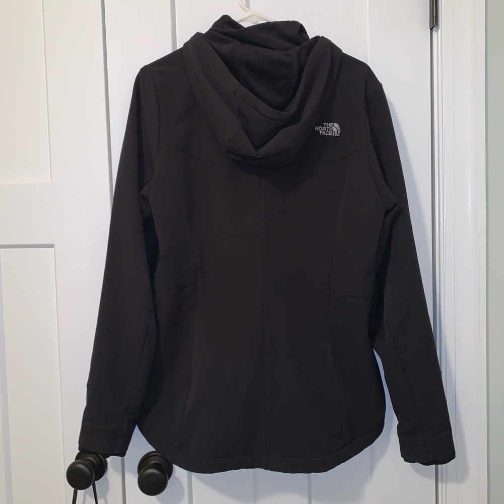 North Face zip-up jacket 🖤